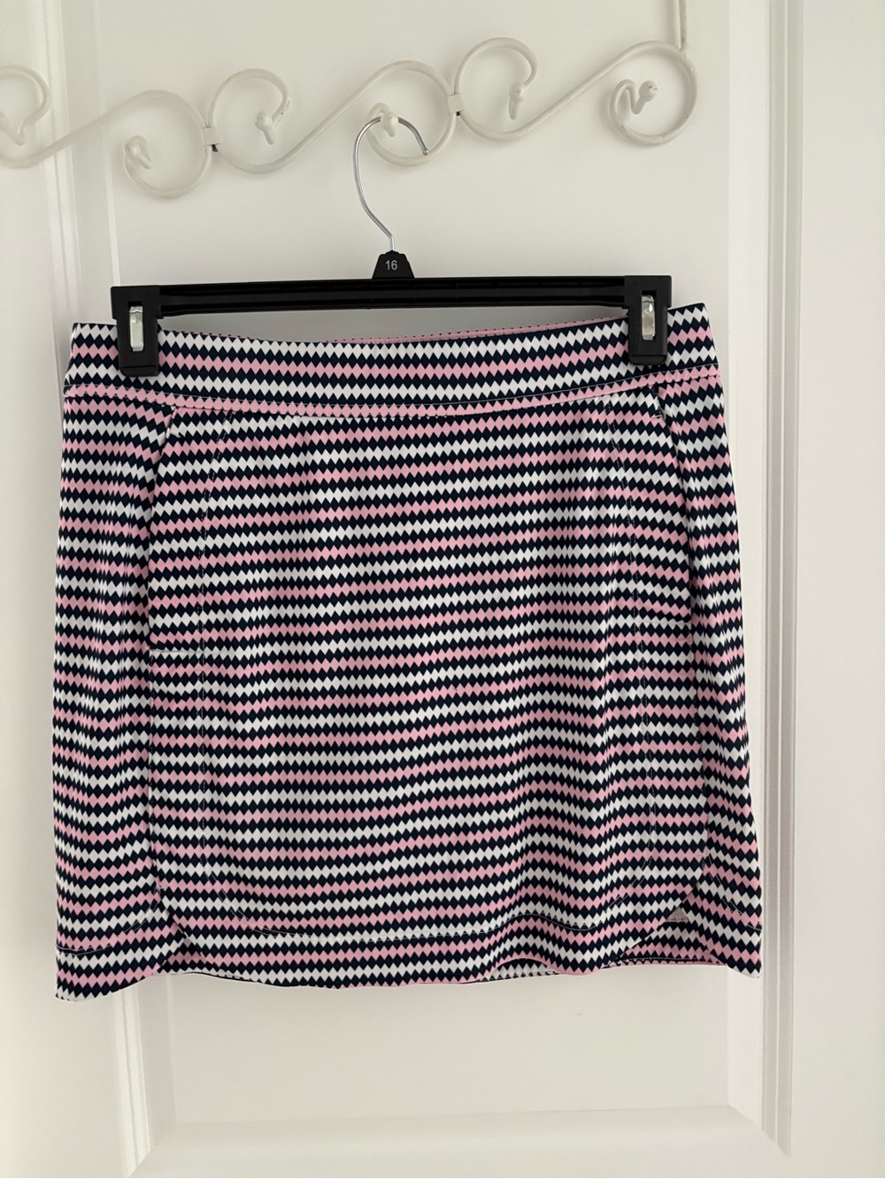 Belyn Key Pink, white and navy Geometric Skort Size medium